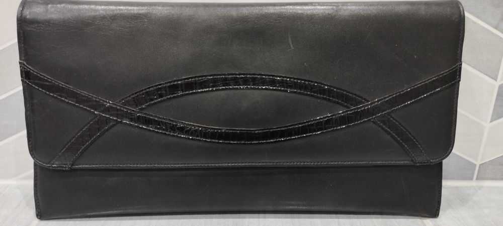 Torebka kopertówka
kolor czarny
