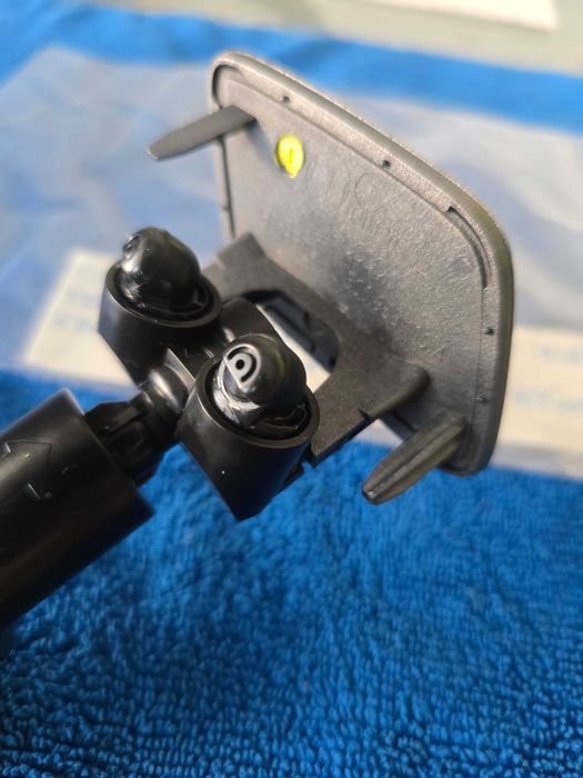 Spryskiwacz lampy przedniej lewej VW PASSAT B6 2008