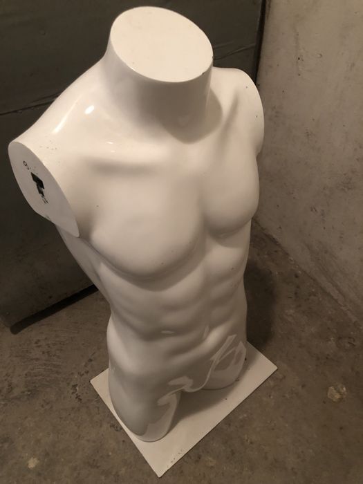 Manekin męski biały z tworzywa, podstawa metalowa