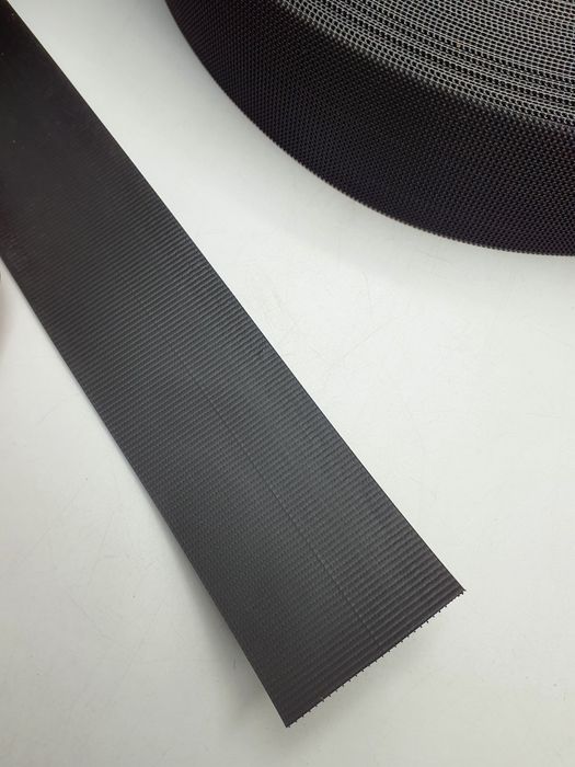 Taśma czarna plastik szer.5 cm.