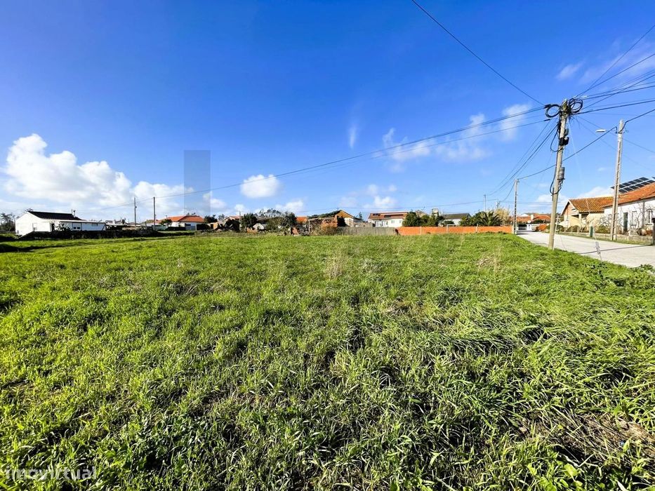 Terreno à Venda com 1.370 m2 | Rua do Estreito, Coimbrão (Leiria)