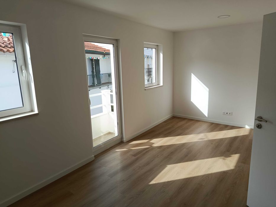 Arrendo Moradia T2 Renovada no centro de Eiras
