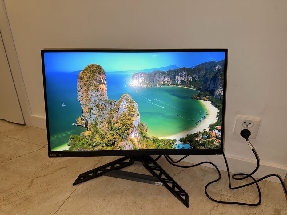 Monitor Lenovo Legion 27” 250Hz QHD