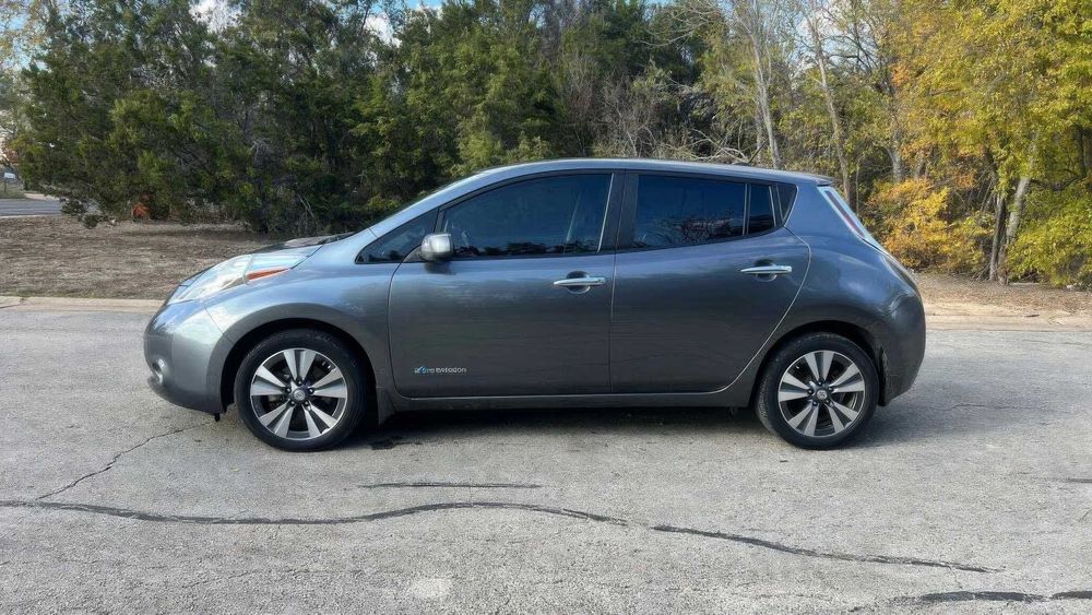 Nissan LEAF SL      2015