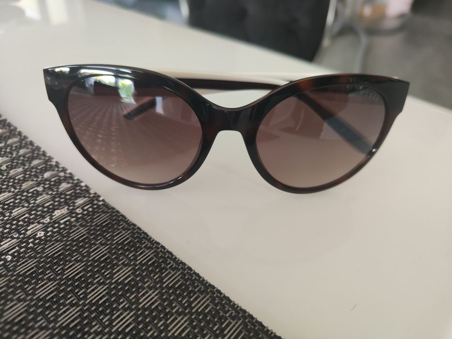 Nowe okulary przeciwsłoneczne Guess