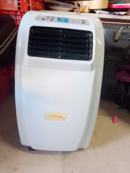 Ar condicionado portátil em ótimo Estado e a funcionar perfeitamente