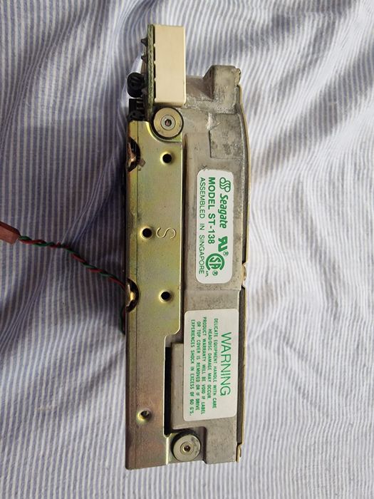 HDD Seagate ST-138 (MFM, funcional)