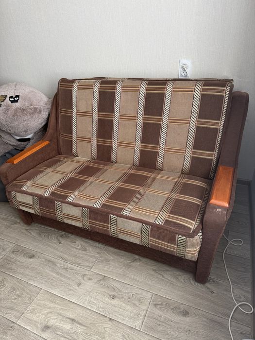 Розкладрий диван , самовивіз , спальне місце 1.20х2.00
