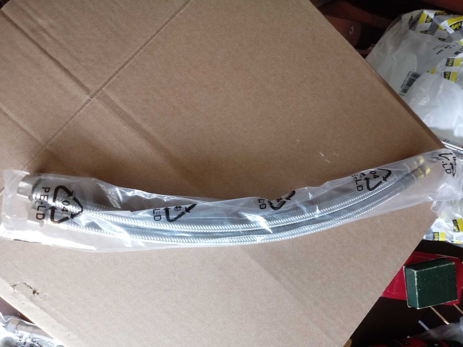 Sprzedam wężyki do baterii.