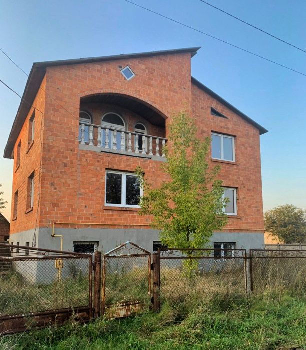 Продам будинок у Великих Мостах