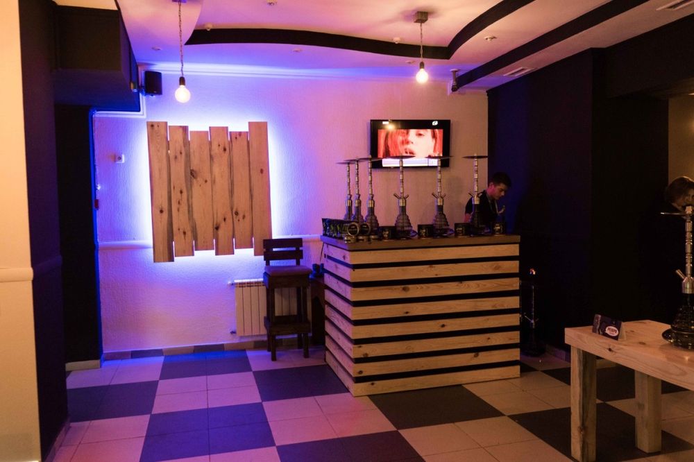 Меблі на замовлення, дивани з дерева, дивани з металу, стільці, столи