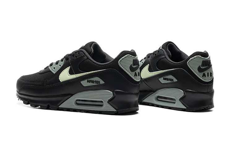 Nike Air Max 90
Gore-Tex Black Honeydew FD5810-001