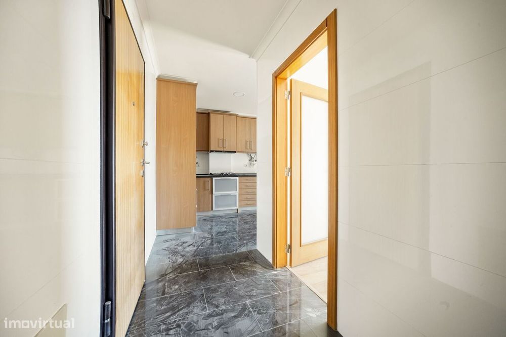 Apartamento T4 com jardim, Paço de Arcos, Oeiras