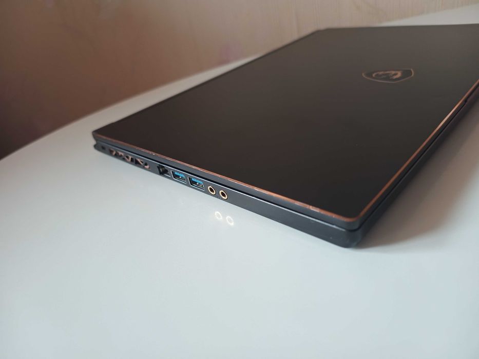 MSI GS65 Stealth 9SE i7-7950H 32GB nVIDIA RTX2060 6G SSD1Tb