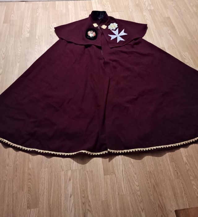 Peleryna ceremonialna  wełniana - ręczny haft ,krzyż ośmiopunktowy