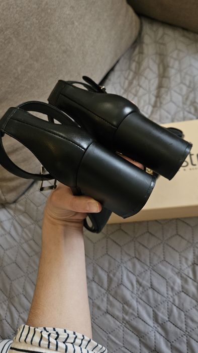 Туфлі босоніжки Estro 38розмір