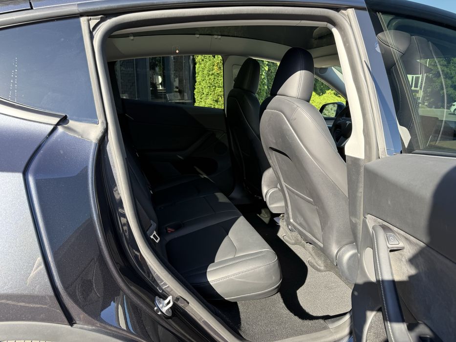 Продаю Tesla Model Y 2023 рік