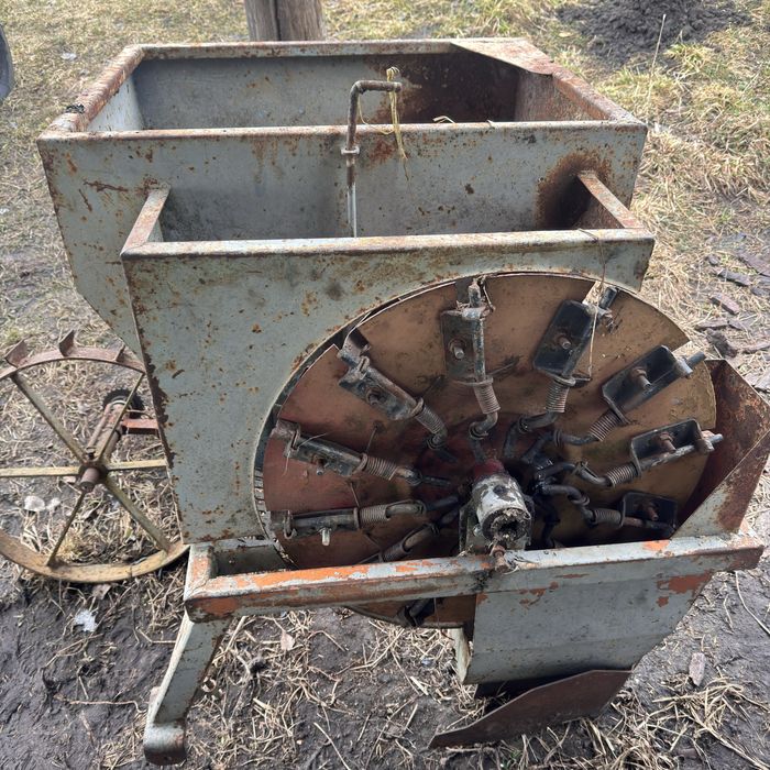 Картопле саджалка на плуг