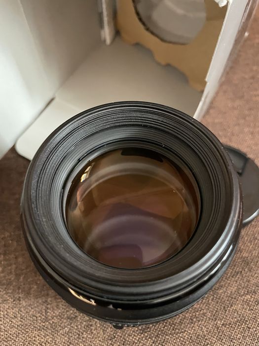 Обʼєктив Canon EF 85 mm f/1,8 USM