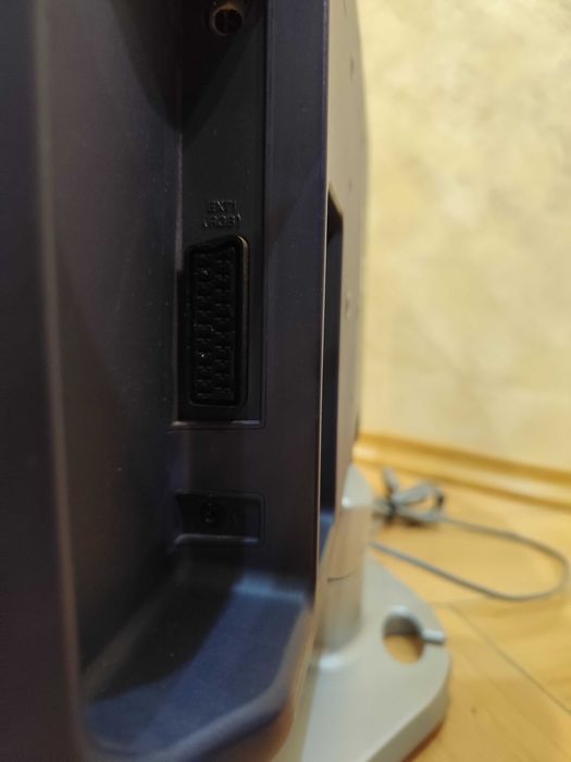 Телевизор SHARP LC-20SH2E 20 дюймов.