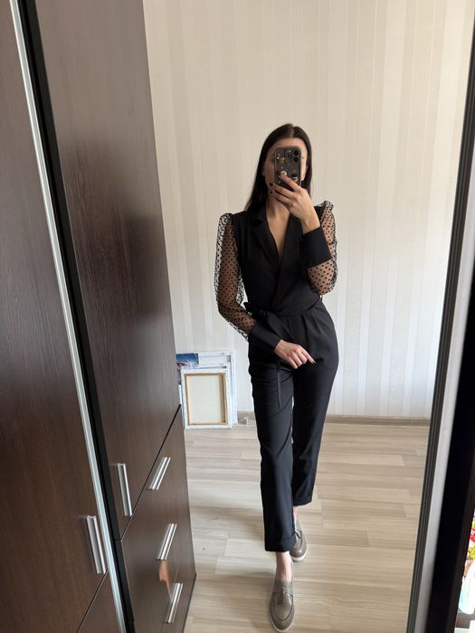 Два гарних елегантних комбінезона із рукавами сіточкою. Чорний,зелений