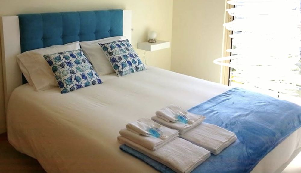 Cama de casal de madeira 160x215