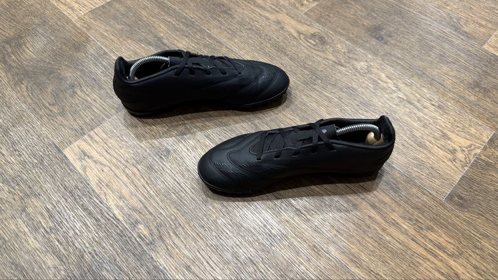 Сороконожки Adidas Predator 24, размер 41 tiempo