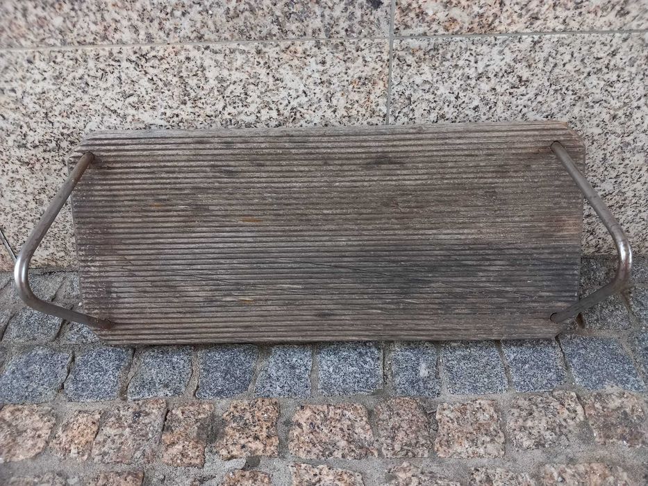 Assento de madeira para baloiço