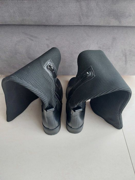 Piękne czarne kozaki skarpeta za kolano.