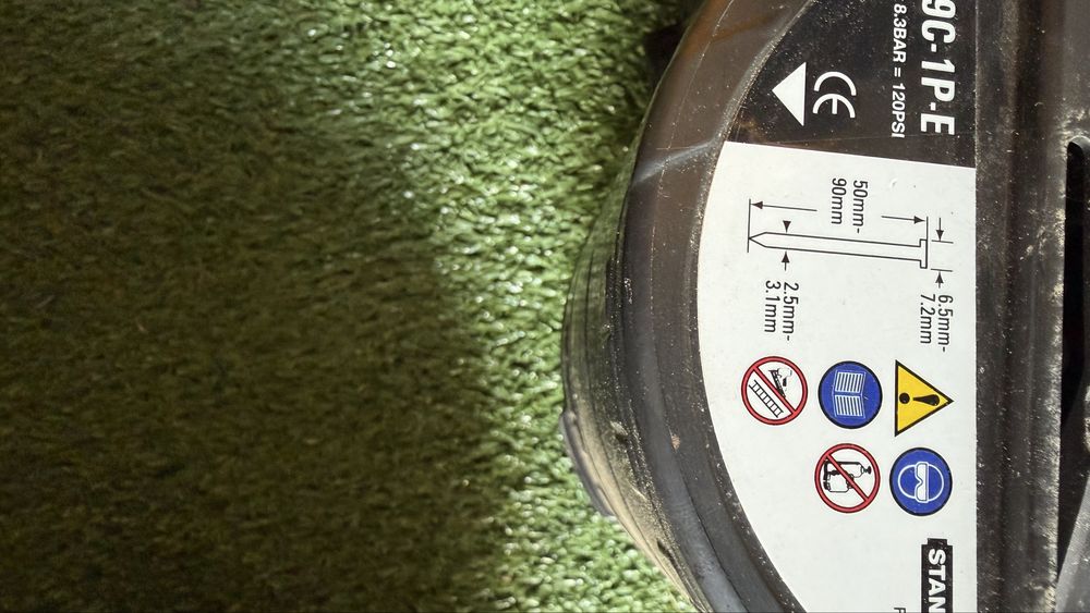 Gwoździarki pneumatyczne Bostitch – stan bardzo dobry