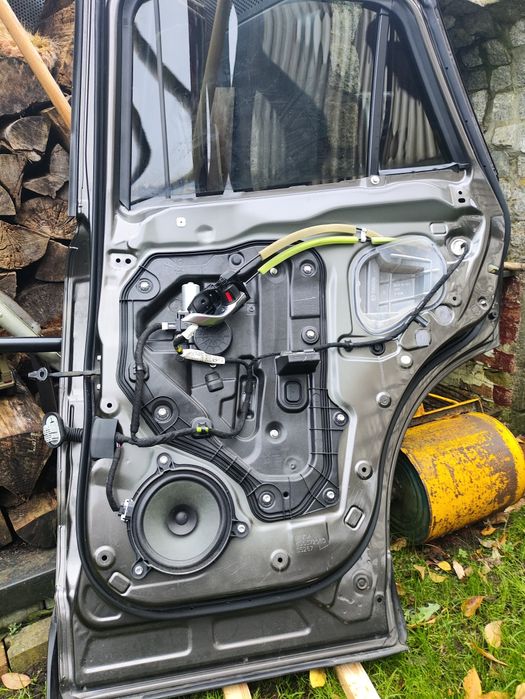 Drzwi tylne po prawe mazda