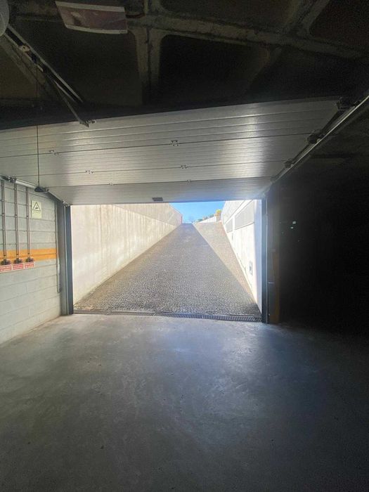 Arrenda-se 1 Lugar de Garagem – Bessa, Porto