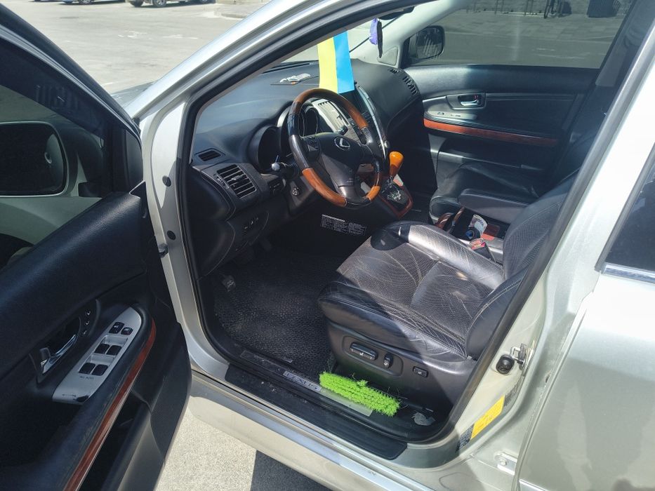 Продаємо Lexus   RX 300
