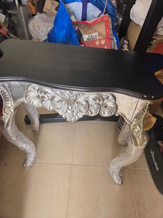 Consola Consola decorativa estilo barroco – prateado e preto