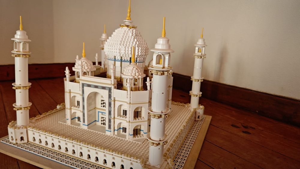 Vendo LEGO Taj Mahal Creator Expert 10256 .  Set impecável.