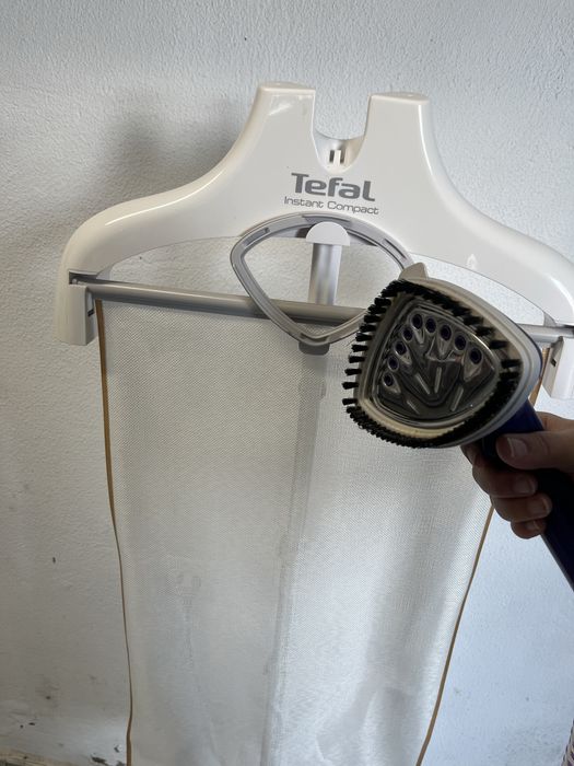Vendo ferro a vapor vertical da Tefal como novo vendo por falta espaço