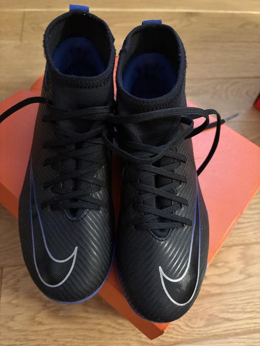Korki piłkarskie Nike 35,5cm  22,5 cm