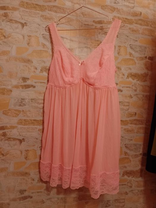 (44/XXL) Ekskluzywna, Zmysłowa halka pod sukienkę z Londynu