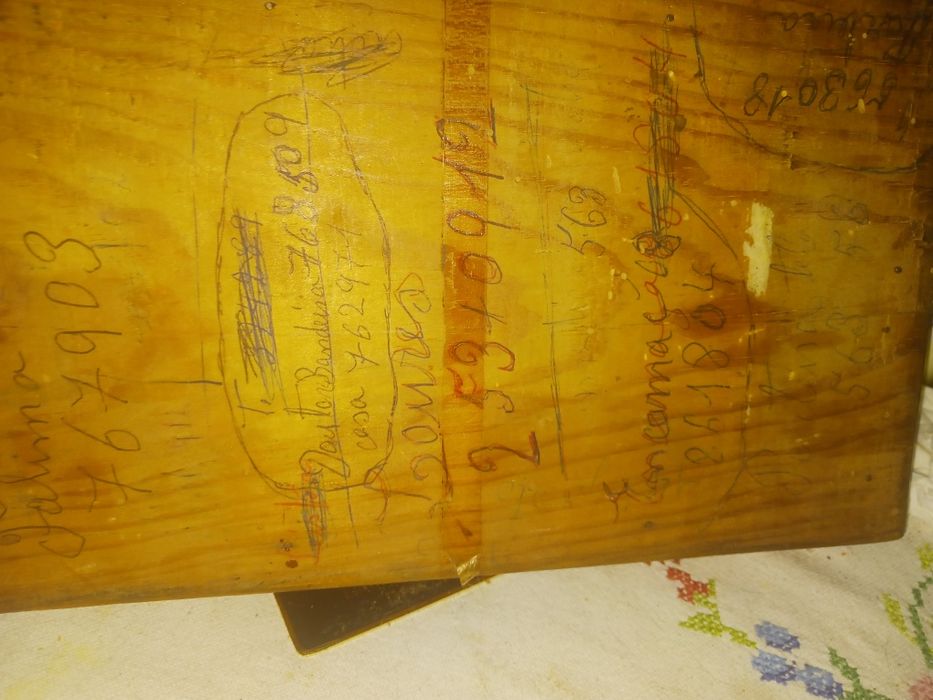 Caixa madeira pina martins