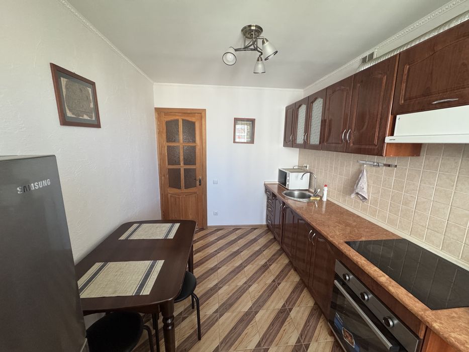 Затишна квартира подобово біля Дніпра