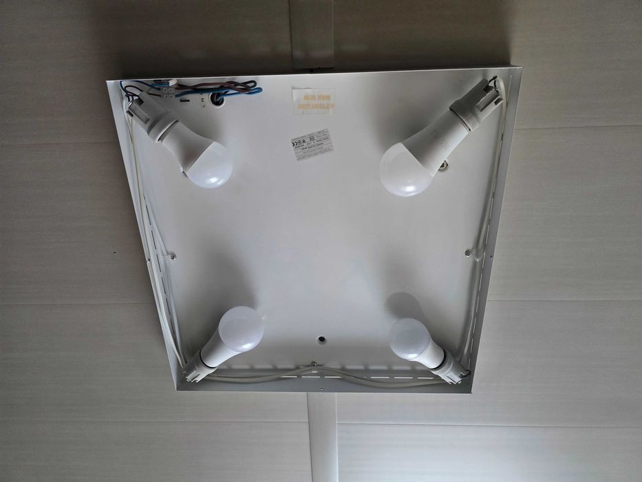 Lampa sufitowa kwadrat