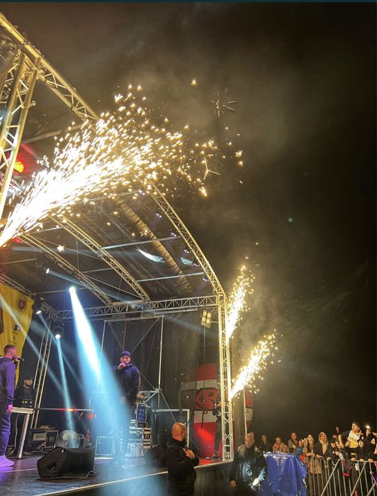 Scena mobilna 6m x 8m nowoczesna łuk