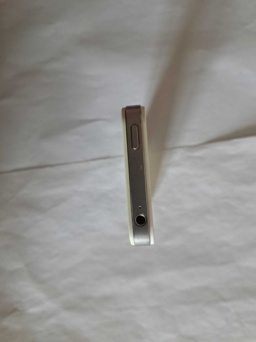 iPod 4s. 64Gb White bypass  б/у.
