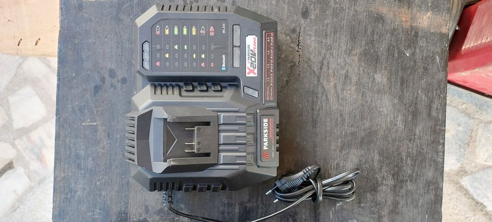 Máquina de cortar relva, Parkside + carregador e 1 bateria