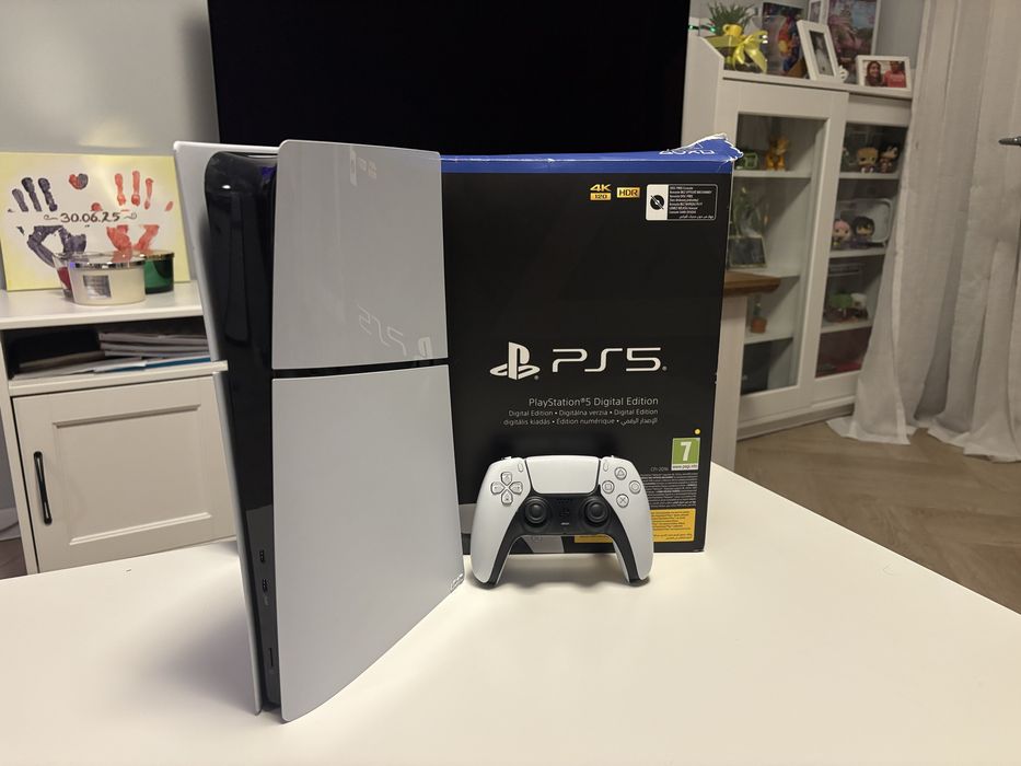 Konsola ps5 slim + pad + pudelko
