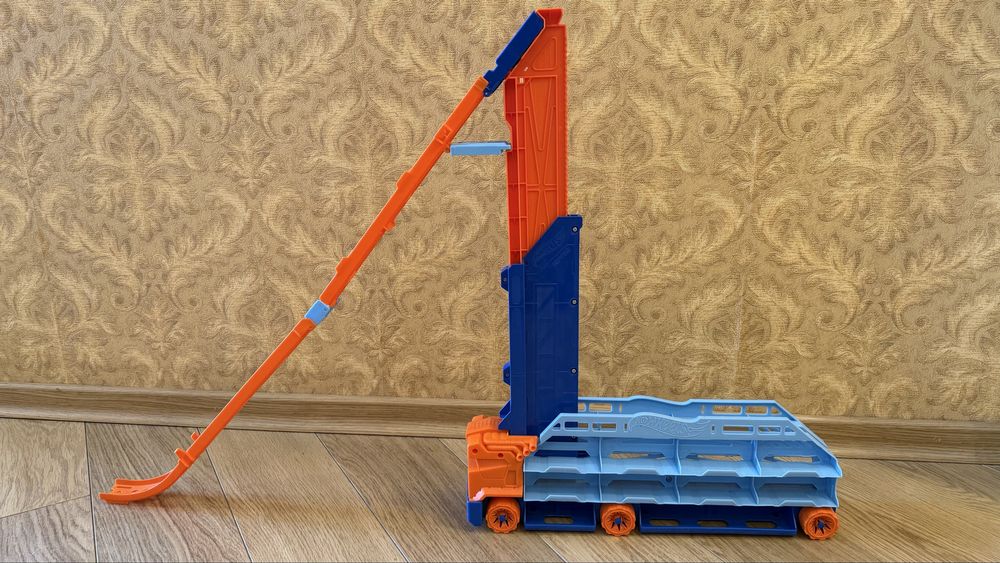 Hot Wheels автовоз для машинок трек гараж