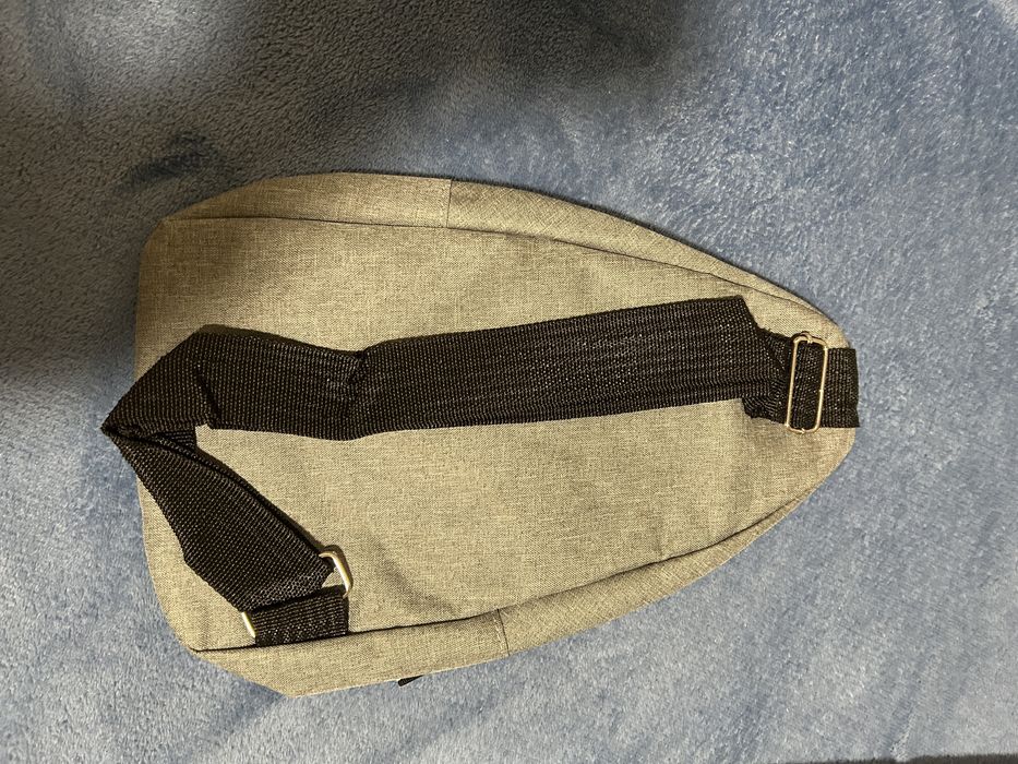 Mochila de tecido completamente nova