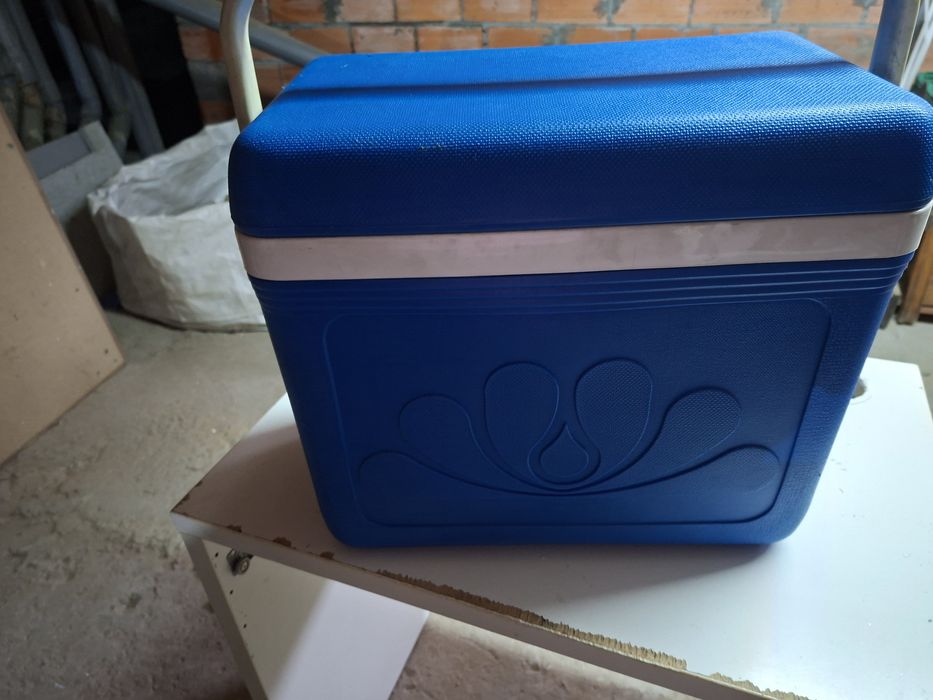 Various household items443189433467545604