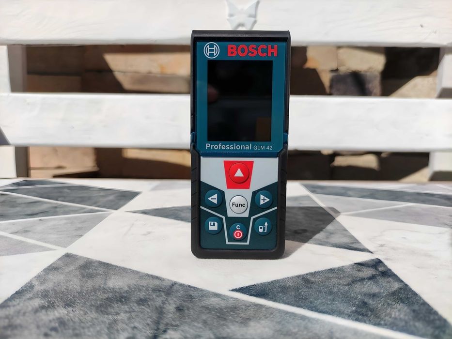 Лазерний далекомір Bosch GLM 42 Professional