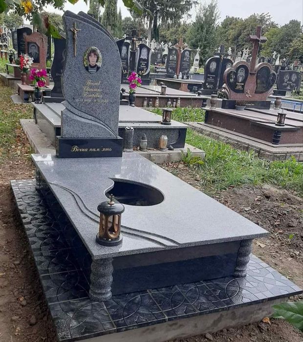 Встановлення памятників